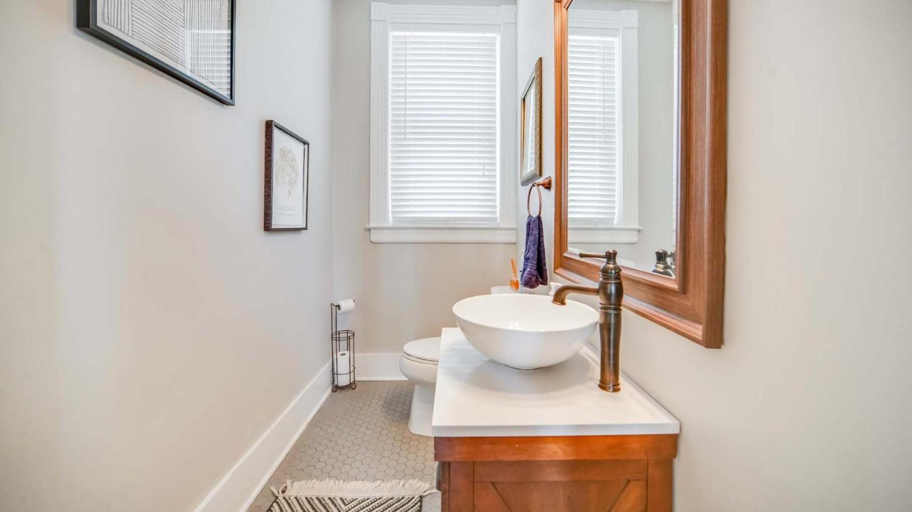 Historic 3-br Downtown Bourbon Getaway Holiday home